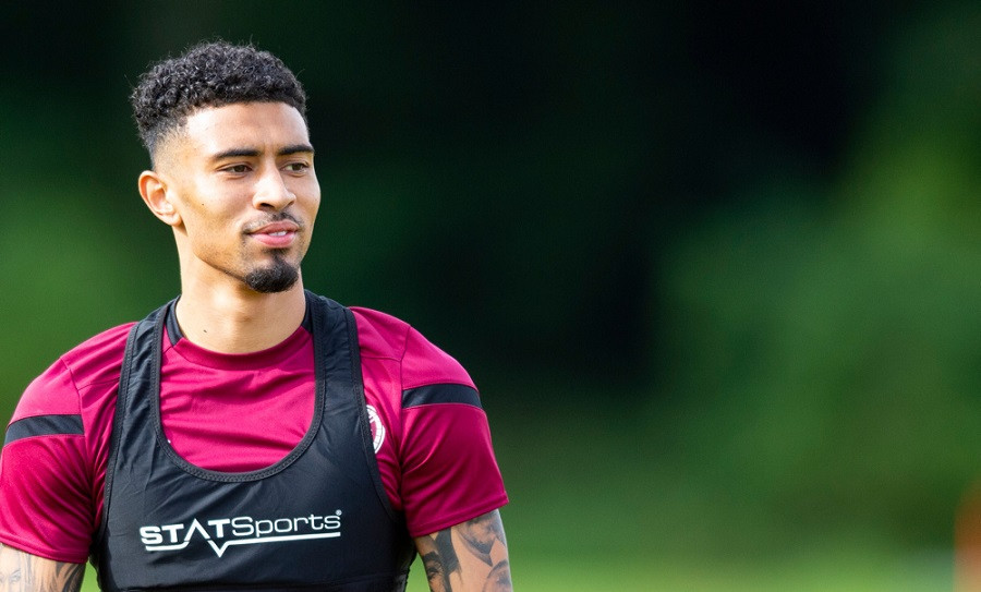 Ginnelly joins Hearts | SPFL